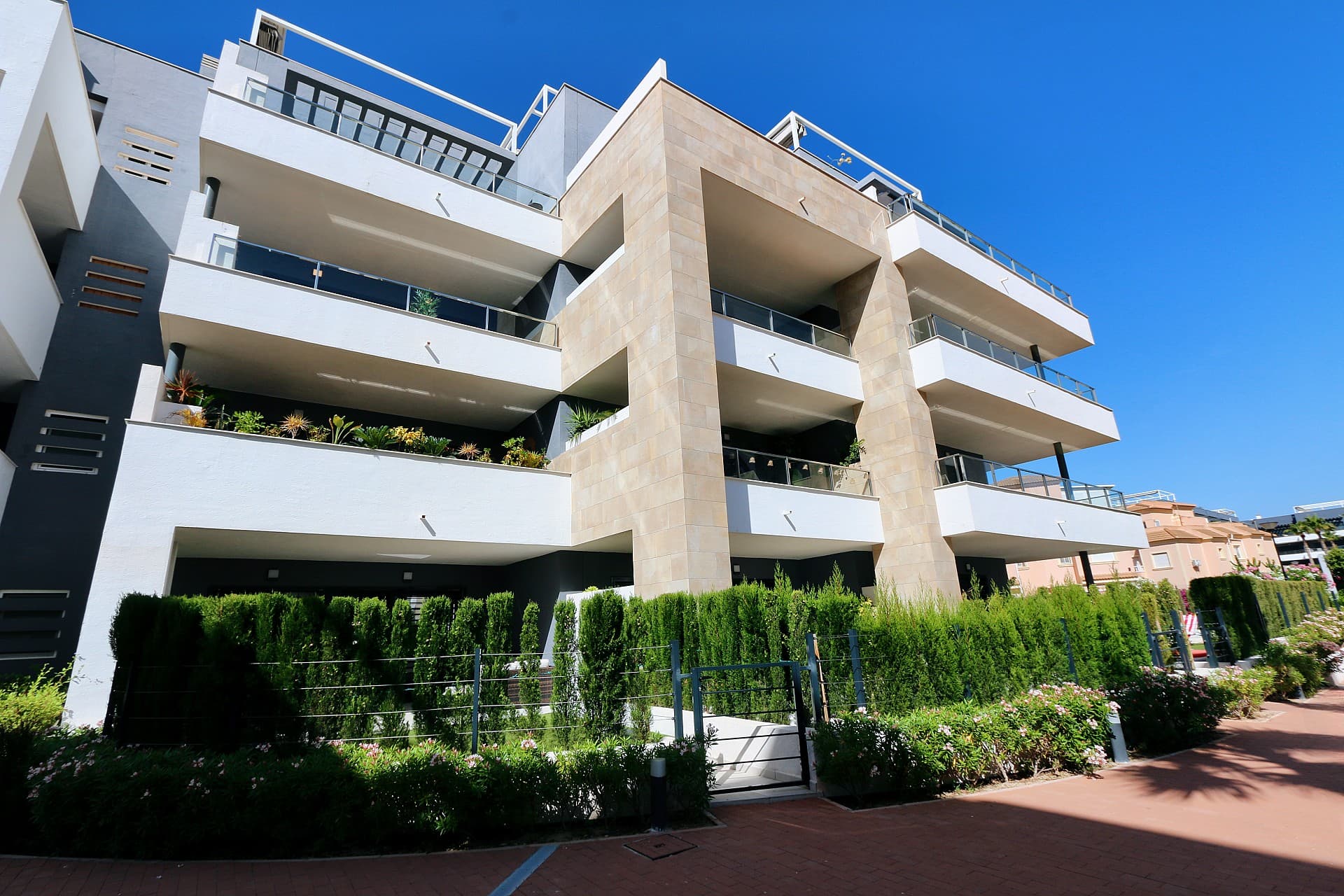 Tussenverdieping Appartement met 2 slaapkamers in Playa Flamenca - 5