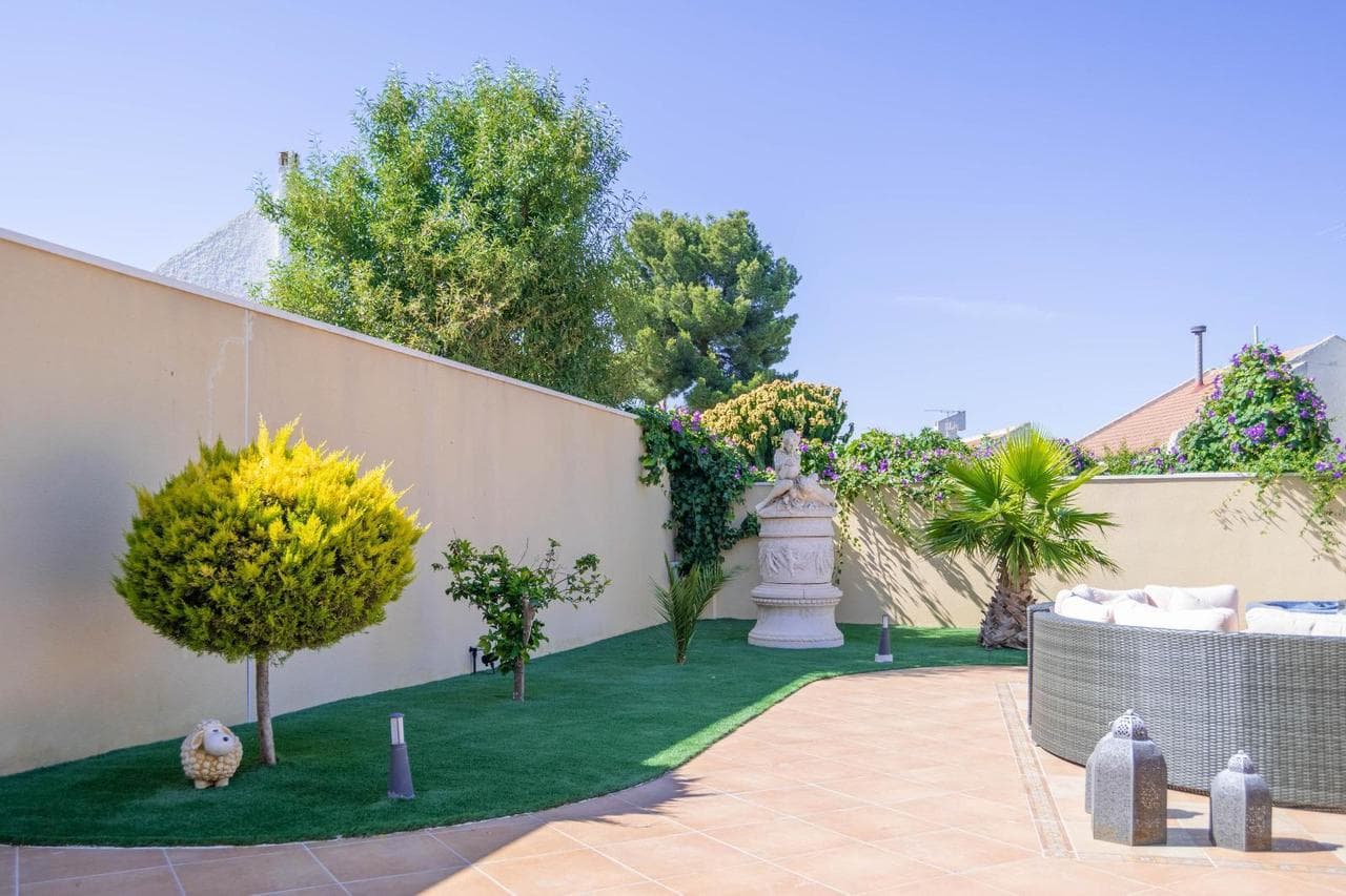 4 bed Detached Villa in San Miguel de Salinas
