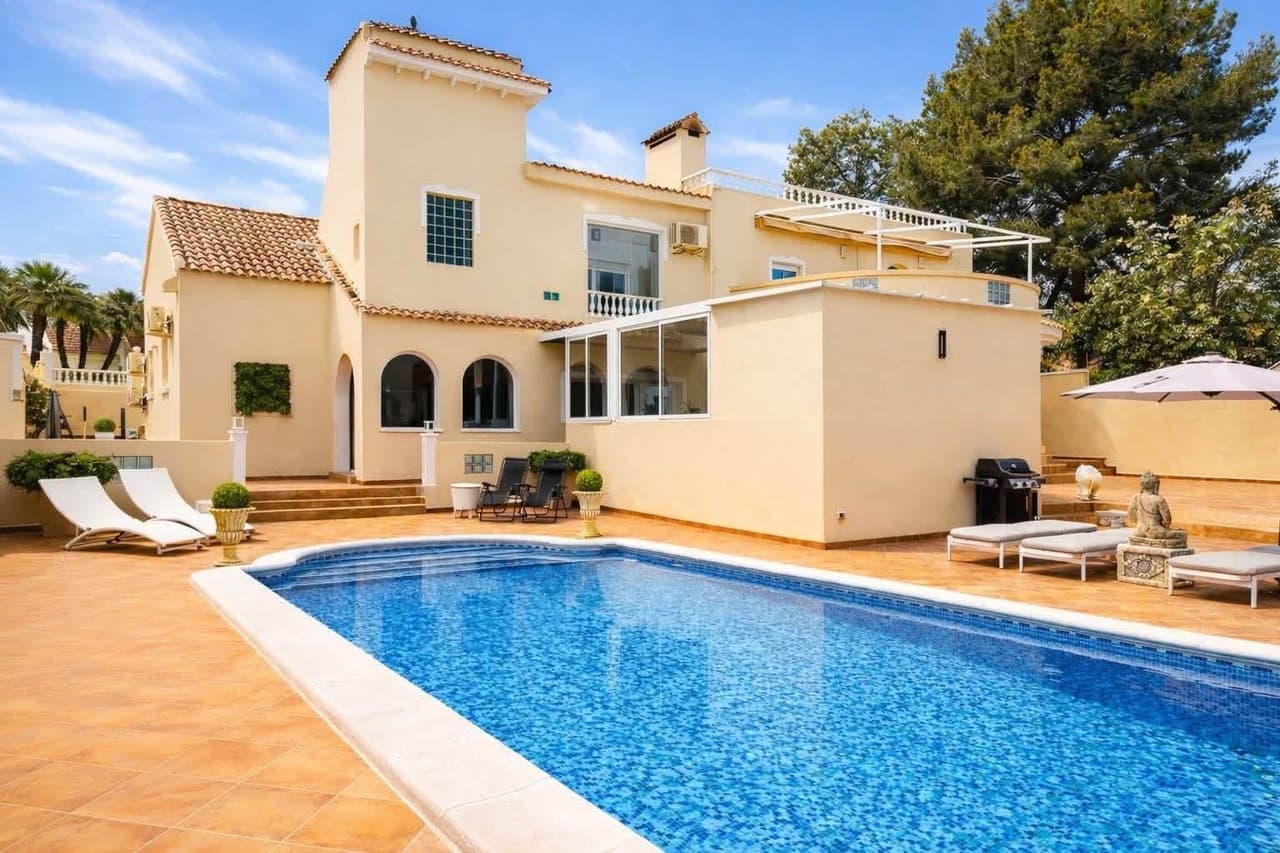 4 bed Detached Villa in San Miguel de Salinas