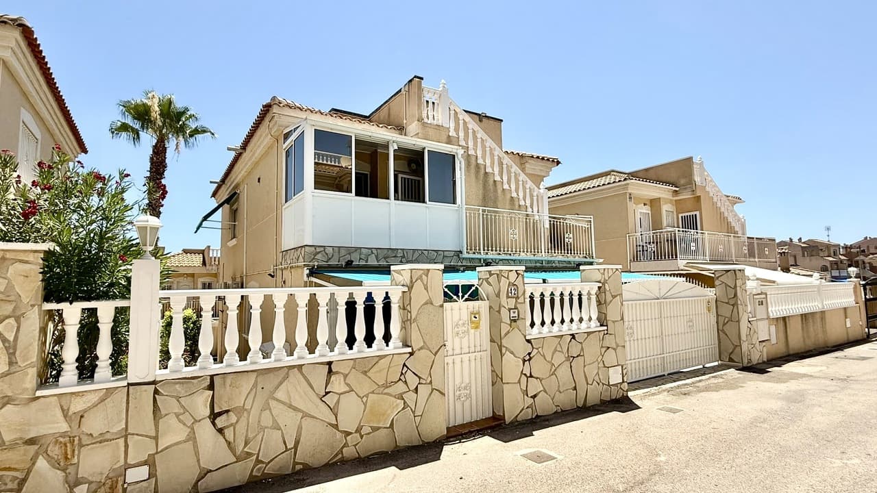 5 bed Detached Villa in Villamartin