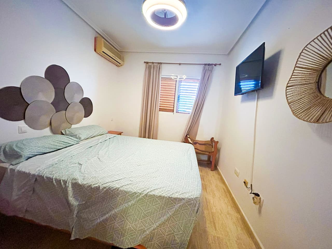 Tussenverdieping Appartement met 2 slaapkamers in Mil Palmeras