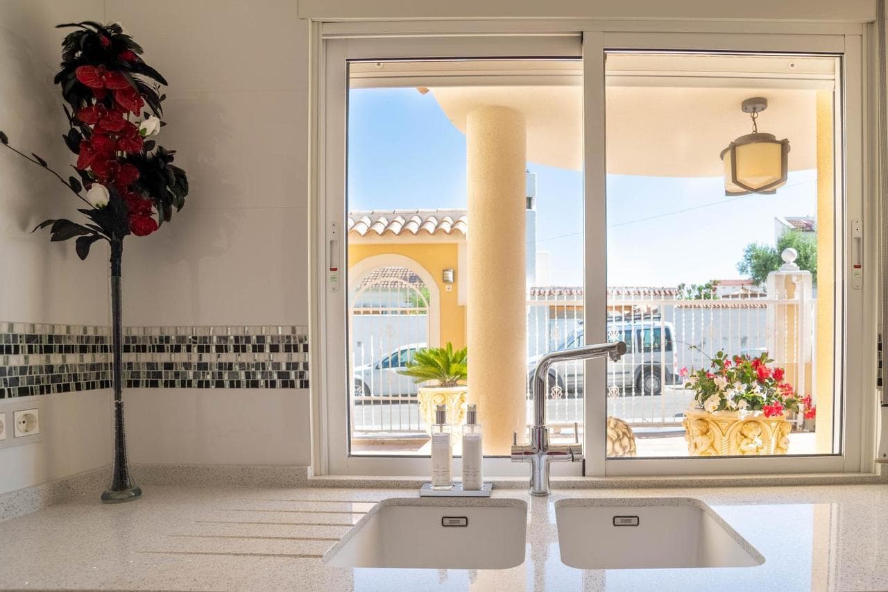 4 bed Detached Villa in San Miguel de Salinas