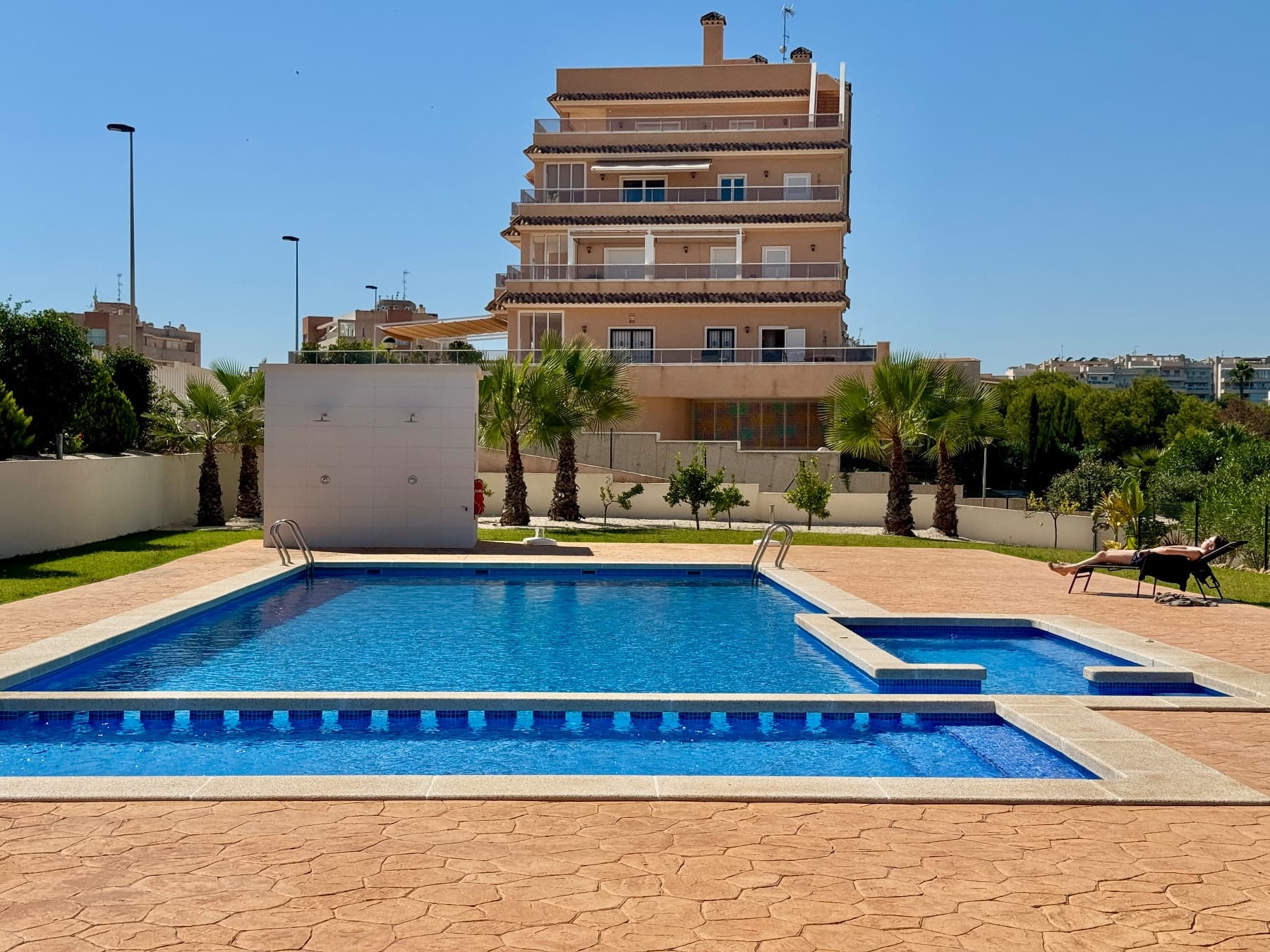 2 bed Middle Floor Apartment in Orihuela
