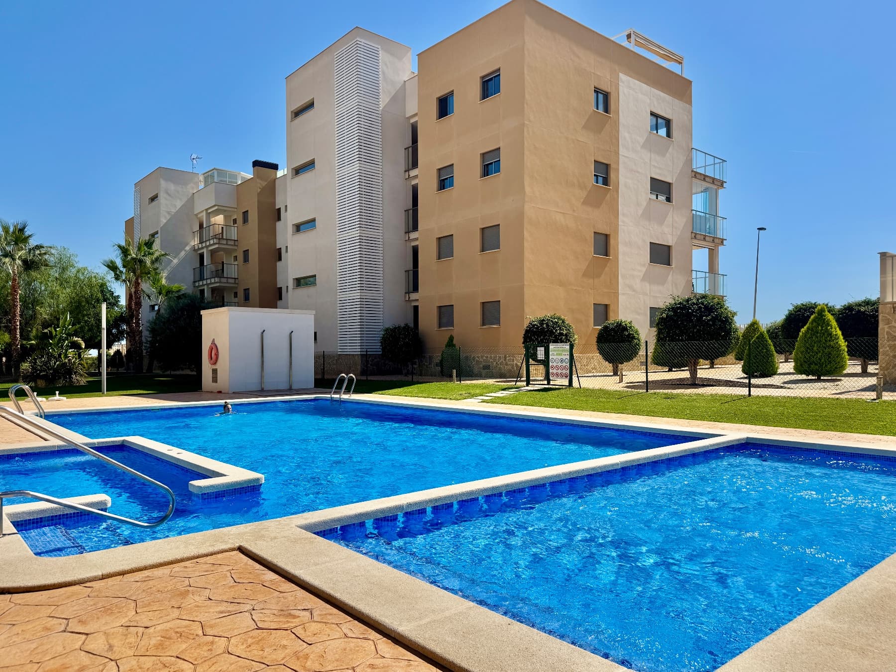 2 bed Middle Floor Apartment in Orihuela