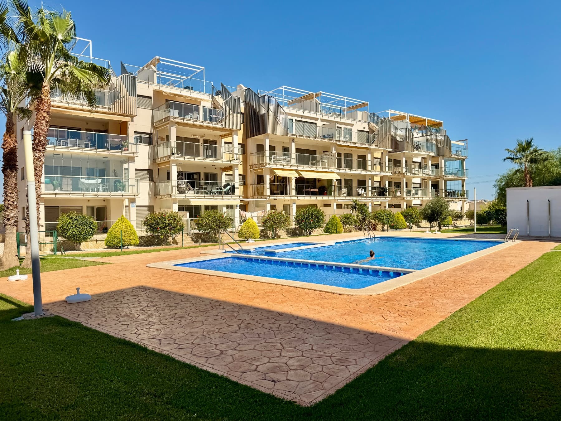 2 bed Middle Floor Apartment in Orihuela
