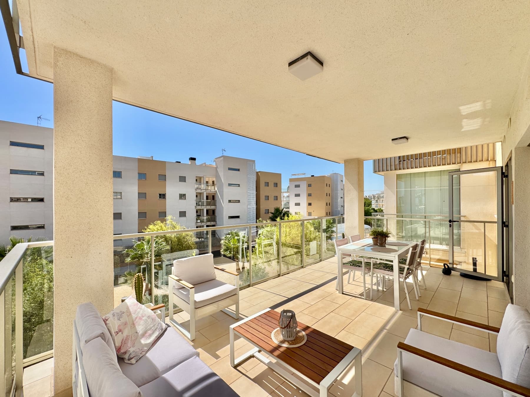 2 bed Middle Floor Apartment in Orihuela