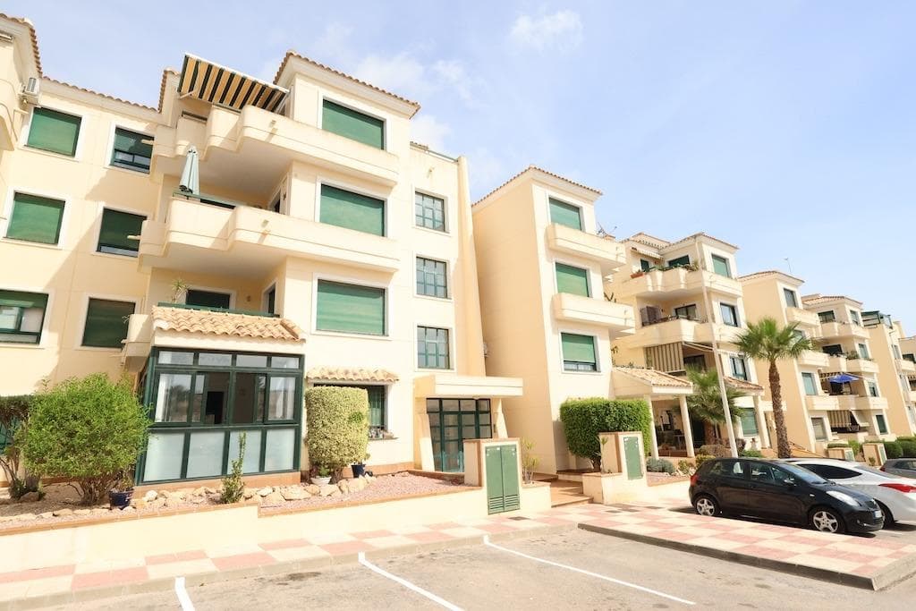 2 bed Middle Floor Apartment in Orihuela Costa