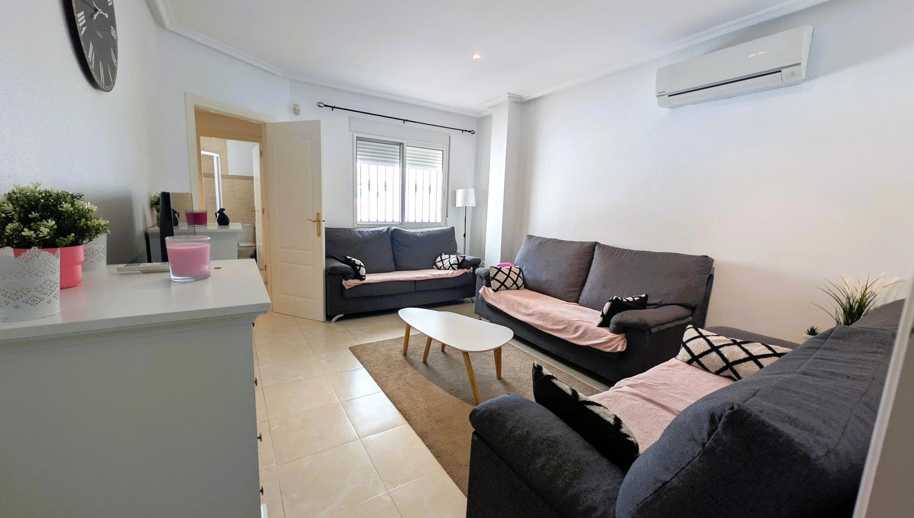 5 bed Detached Villa in Algorfa