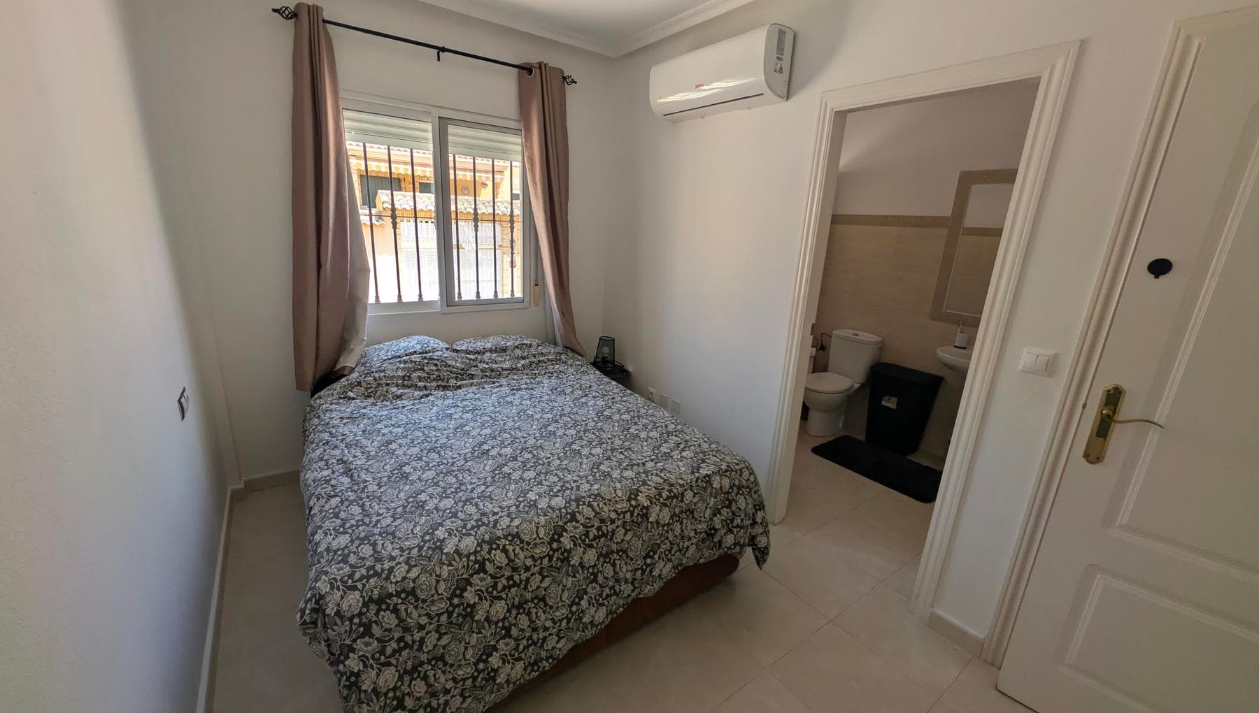 5 bed Detached Villa in Algorfa