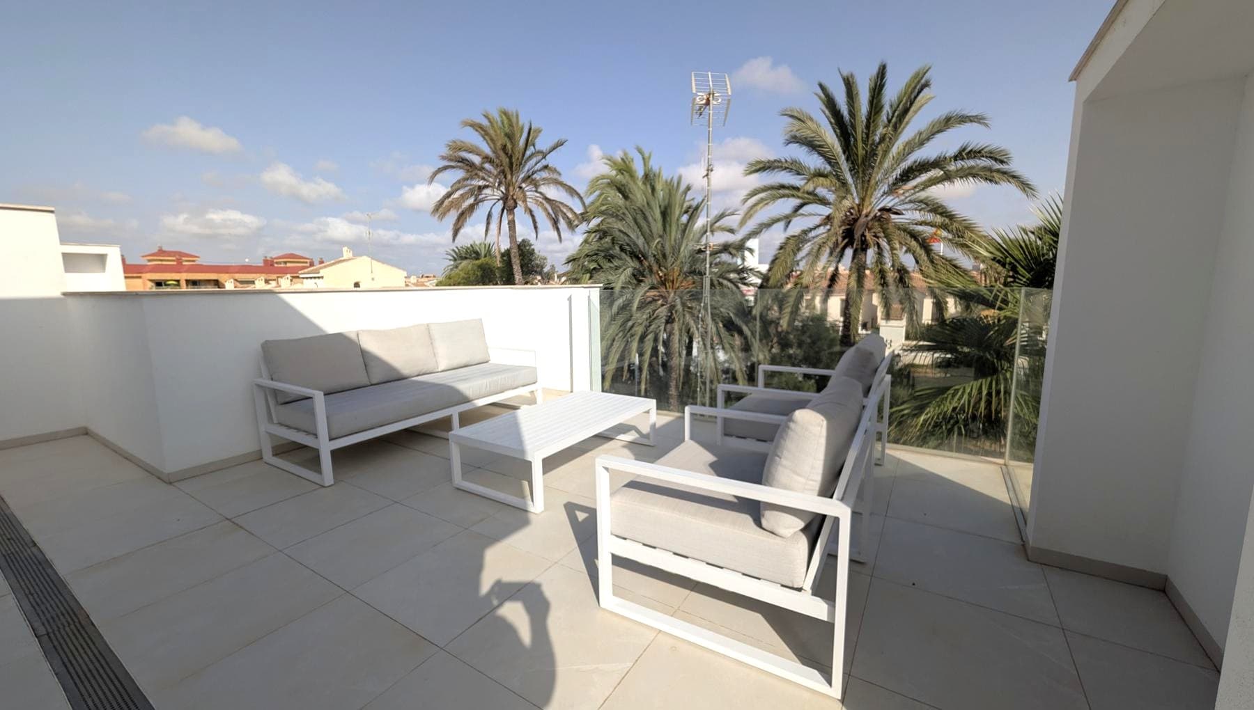 Vrijstaande Villa met 4 slaapkamers in Santiago de la Ribera