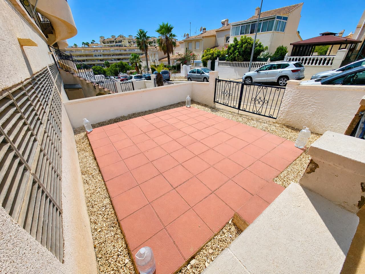 2 bed Middle Floor Apartment in Villamartin