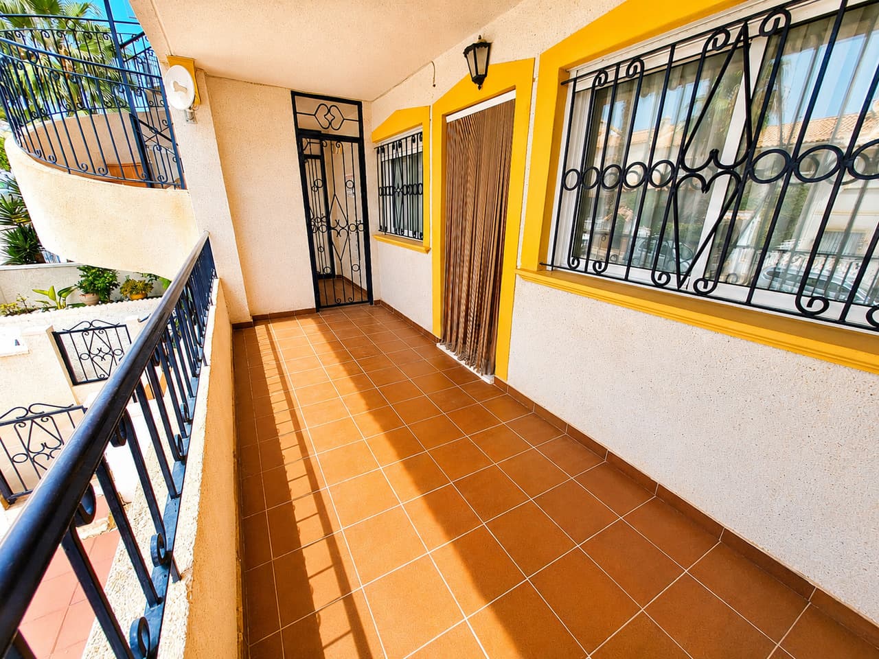 2 bed Middle Floor Apartment in Villamartin