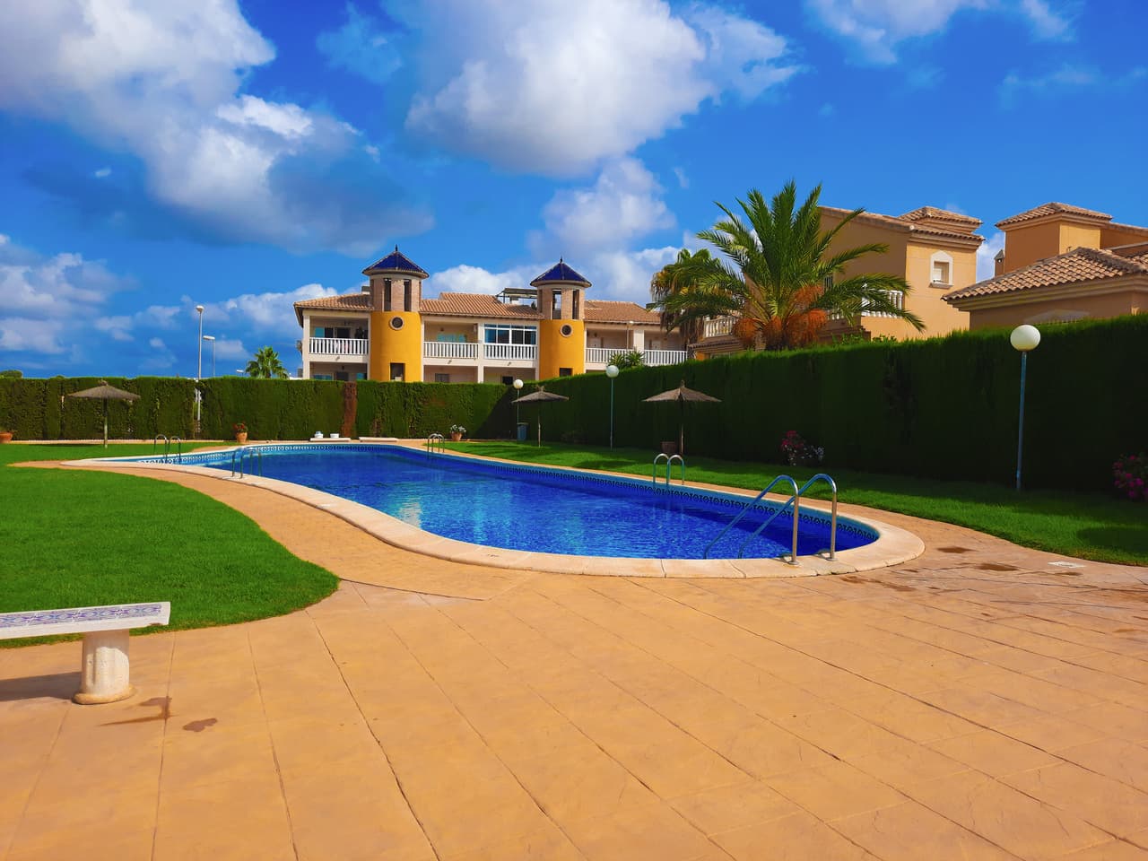 2 bed Middle Floor Apartment in Villamartin