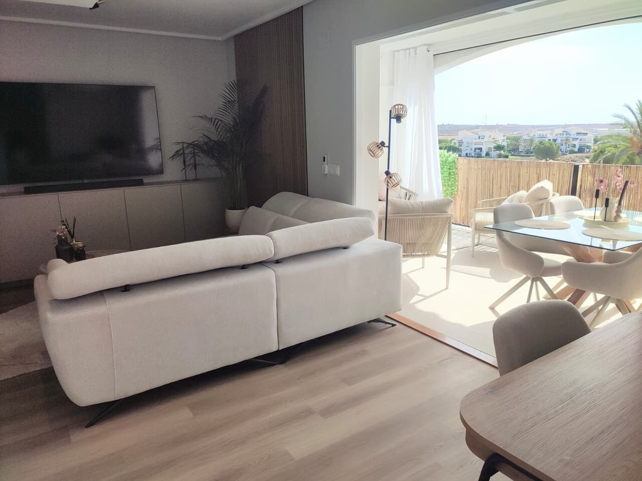 2 bed Middle Floor Apartment in Hacienda Riquelme