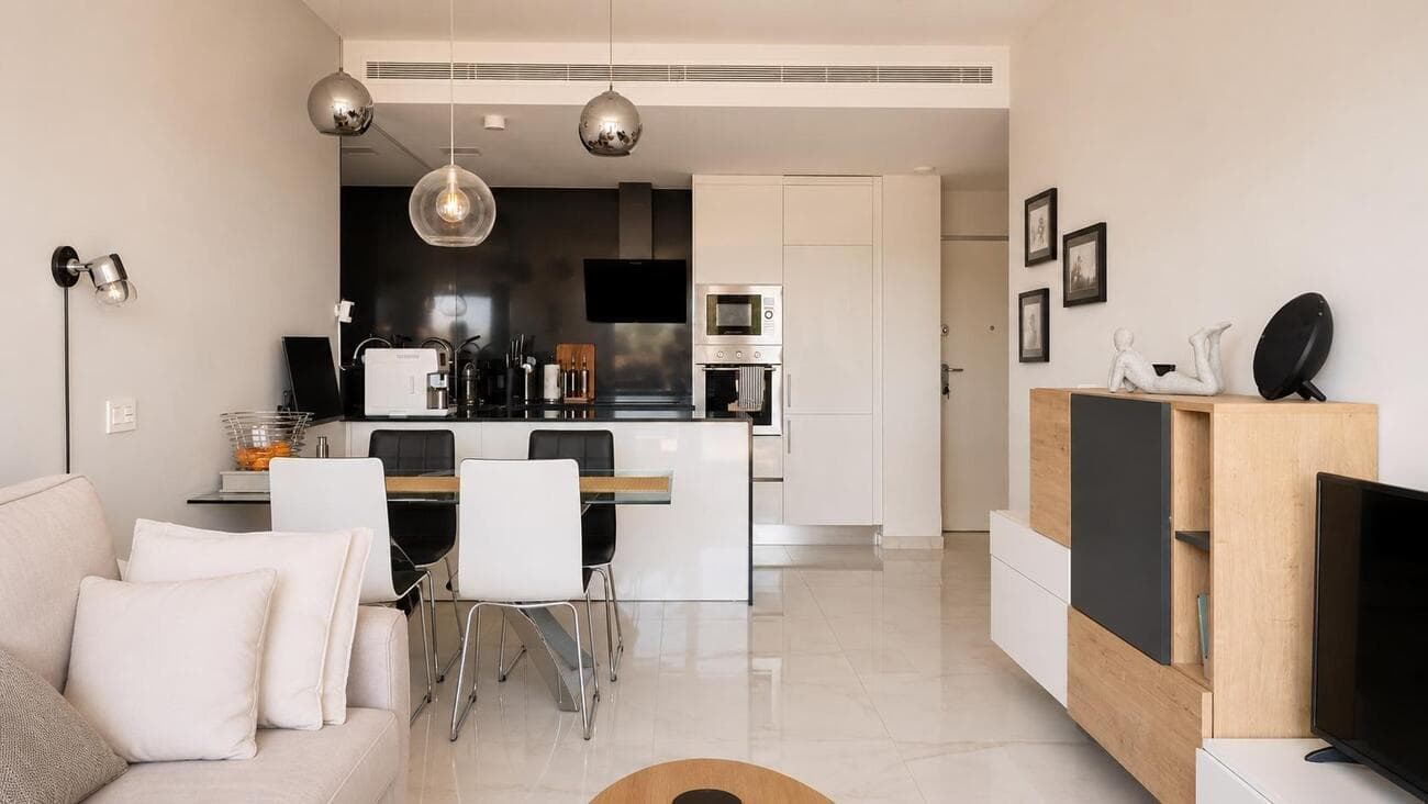 2 bed Middle Floor Apartment in Orihuela Costa