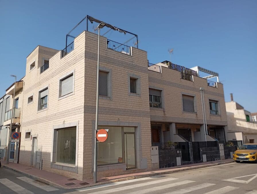 Adosada de 3 dormitorios en Daya Vieja